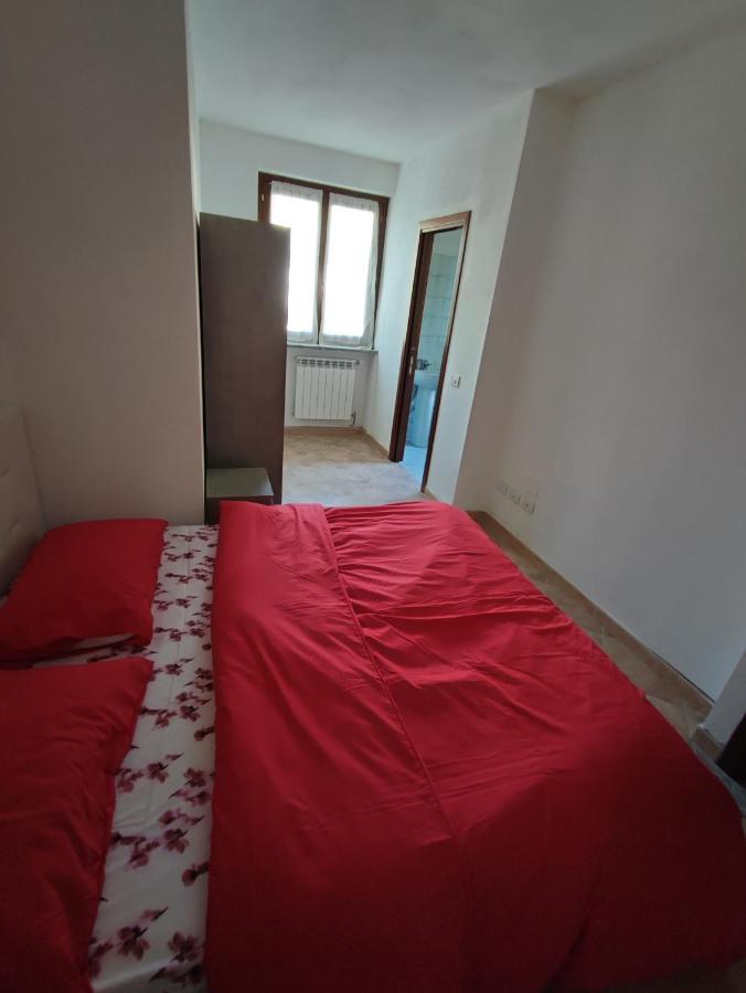 Villa Yellow House 1 Cuasso Al Monte Exterior foto