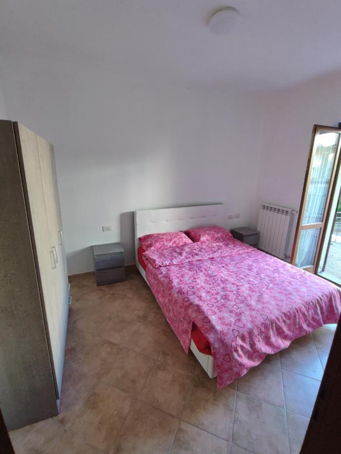 Villa Yellow House 1 Cuasso Al Monte Exterior foto